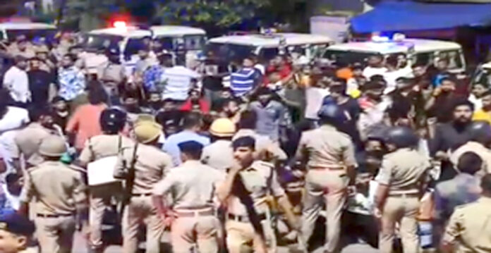 ganesh stone pelting