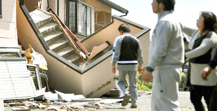 tsunami japan