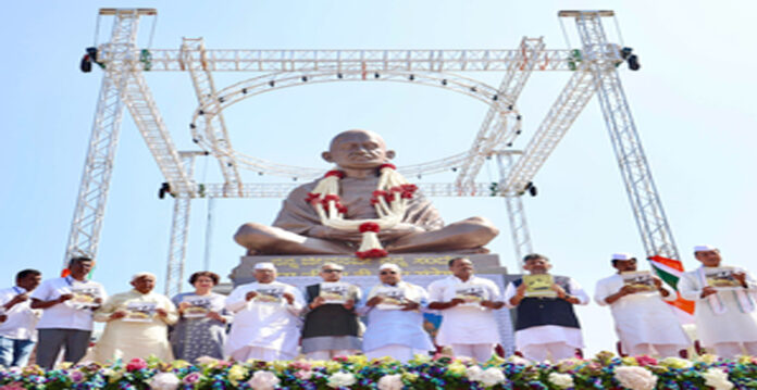 gandhi statue