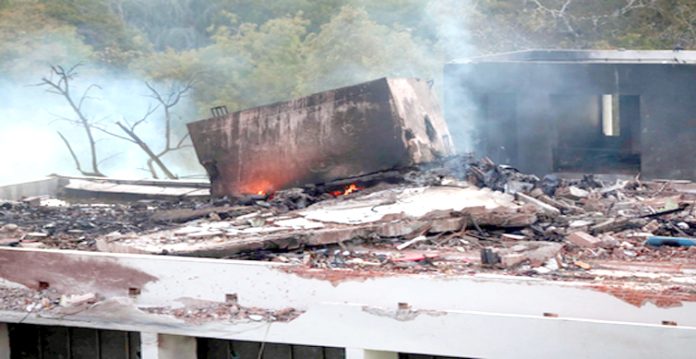 plane crash tea stall