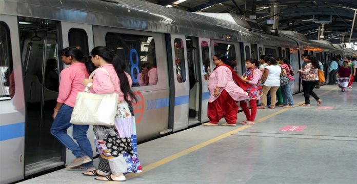 women in metro